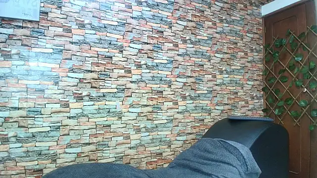 naomi campbel  online show from November 2, 2025, 1:46 pm