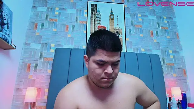 naomi campbel  online show from March 18, 2026, 8:34 pm