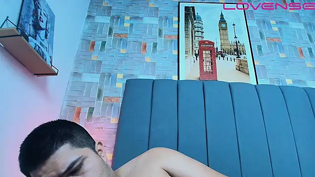 naomi campbel  online show from March 19, 2026, 8:35 pm