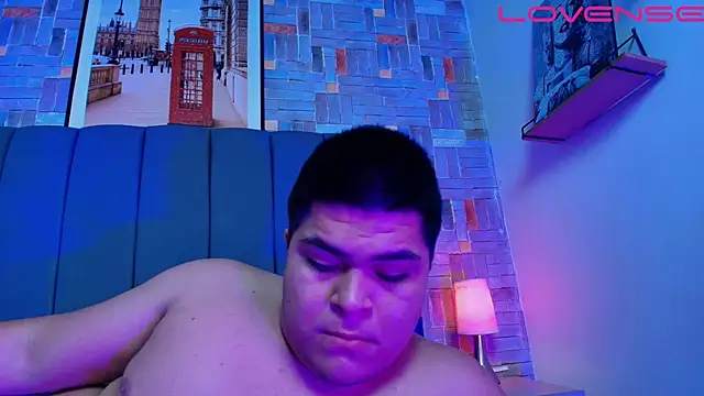 naomi campbel  online show from March 27, 2026, 8:19 pm