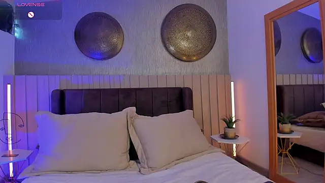 NaishaFord 1 online show from November 20, 2025, 4:18 pm