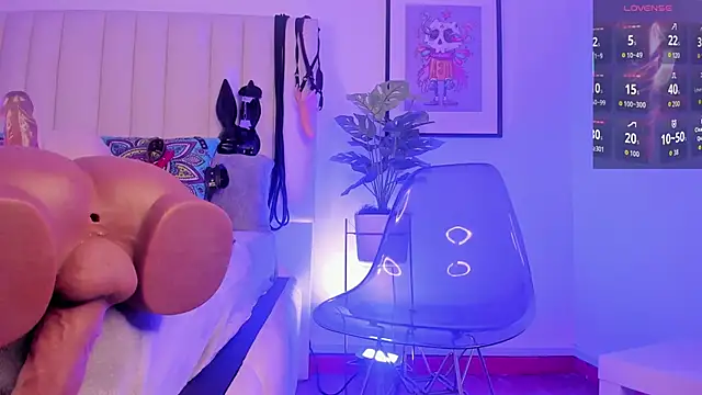 Violett Novoa online show from October 9, 2025, 12:25 pm