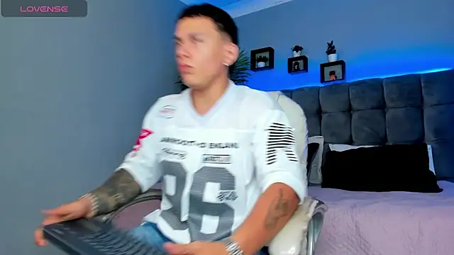 Thomas moon online show from April 20, 2026, 1:47 pm