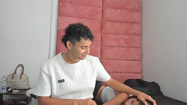 HellAndDante  online show from September 18, 2025, 9:06 pm