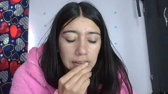 Madow Lu online show from November 11, 2025, 2:28 pm