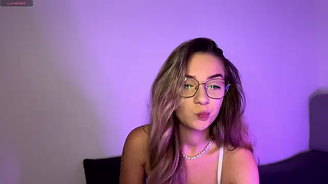 ScarlettSmithX online show from November 10, 2025, 8:08 pm