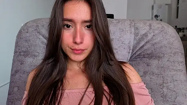 Adhara Kitten online show from April 18, 2026, 7:07 pm