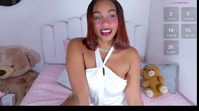 Sofia Stanley online show from April 3, 2026, 3:37 am