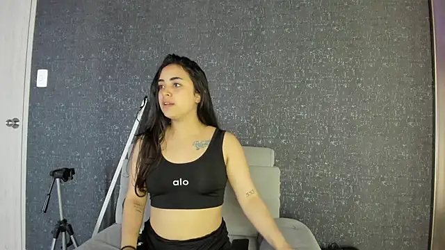 NickandAbby  online show from September 27, 2025, 11:59 am