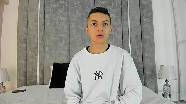 NickandAbby  online show from October 10, 2025, 11:42 am