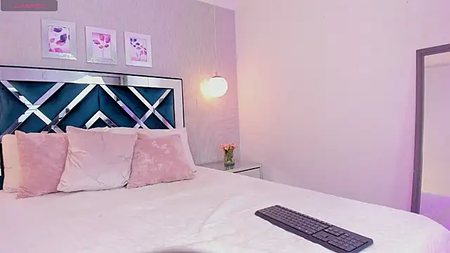 Snapshot of meloody7 chatting on October 10, 2025, 11:31 am meloody7 online show from October 10, 2025, 11:31 am