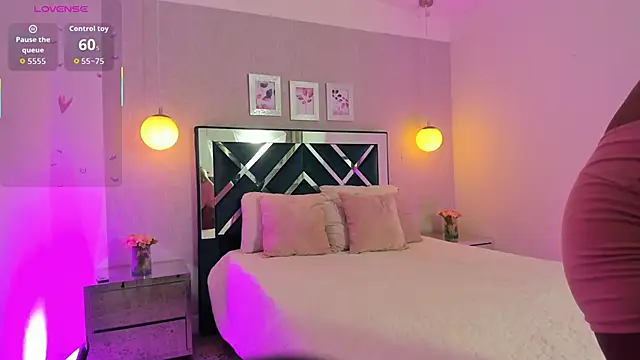 Snapshot of meloody7 chatting on November 12, 2025, 11:32 am meloody7 online show from November 12, 2025, 11:32 am