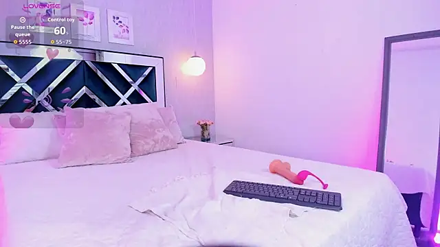 Snapshot of meloody7 chatting on November 22, 2025, 11:42 am meloody7 online show from November 22, 2025, 11:42 am