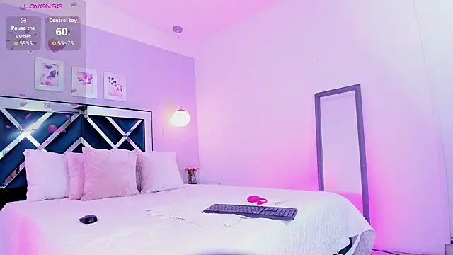 Snapshot of meloody7 chatting on November 25, 2025, 11:54 am meloody7 online show from November 25, 2025, 11:54 am