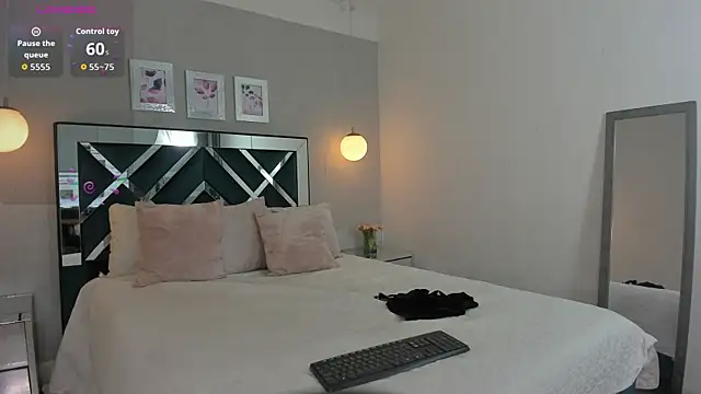 Snapshot of meloody7 chatting on December 1, 2025, 11:37 am meloody7 online show from December 1, 2025, 11:37 am