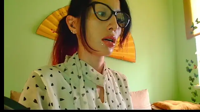 KiotoShine online show from October 5, 2025, 9:29 am