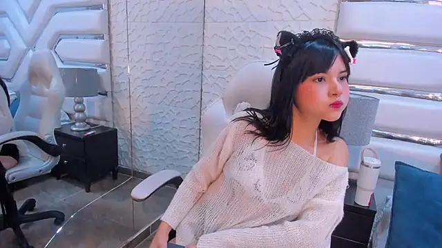 TatiLee online show from September 24, 2025, 9:51 pm