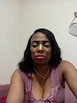 Snapshot of SEXYMOANSXX chatting on October 24, 2025, 7:05 am SEXYMOANSXX online show from October 24, 2025, 7:05 am