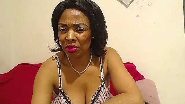 Snapshot of SEXYMOANSXX chatting on November 16, 2025, 4:45 pm SEXYMOANSXX online show from November 16, 2025, 4:45 pm