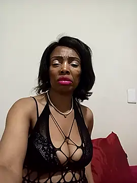 Snapshot of SEXYMOANSXX chatting on November 27, 2025, 9:17 pm SEXYMOANSXX online show from November 27, 2025, 9:17 pm