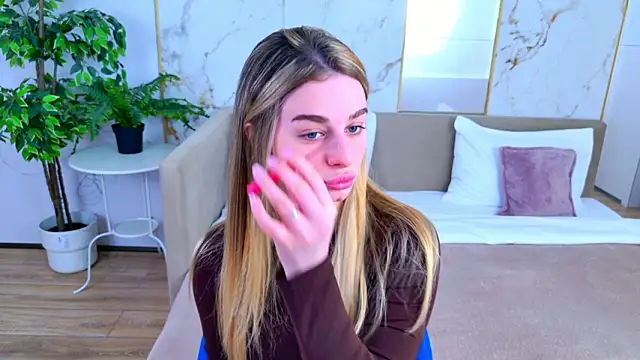 SweetyLicky online show from March 21, 2026, 4:10 pm