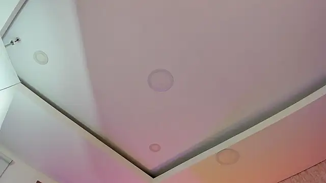 Snapshot of Viollet_xoxo chatting on February 16, 2026, 7:43 pm Viollet xoxo online show from February 16, 2026, 7:43 pm