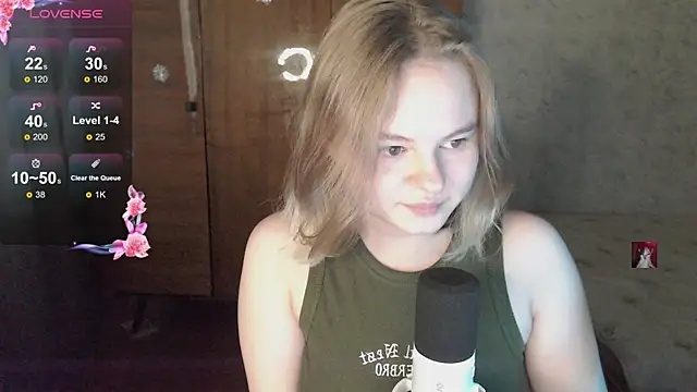 Snapshot of SlipperSherry chatting on October 5, 2025, 10:13 am SlipperSherry online show from October 5, 2025, 10:13 am