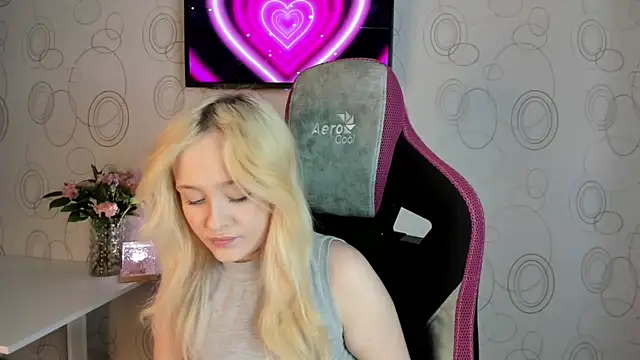 Julliakoill online show from February 12, 2026, 10:32 am