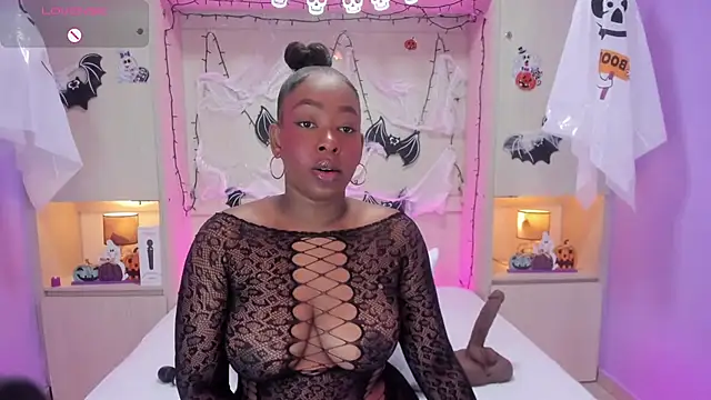 Snapshot of CassiieLondon chatting on October 23, 2025, 4:12 am CassiieLondon online show from October 23, 2025, 4:12 am