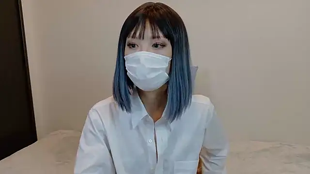 sarina at online show from November 7, 2025, 4:23 am