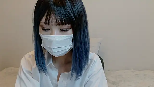 sarina at online show from April 4, 2026, 7:28 am