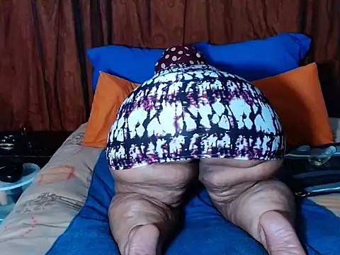 BOUNCINGASSX online show from February 18, 2026, 2:18 am