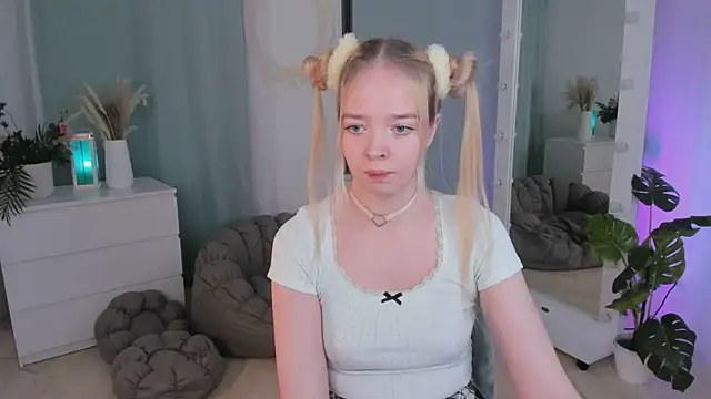 BellaMontgomery online show from November 30, 2025, 10:47 pm