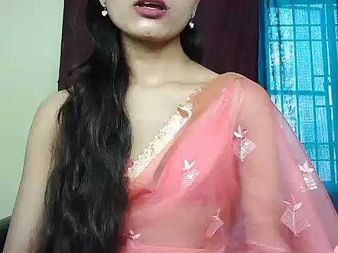 ROSE GOLDE online show from September 10, 2025, 9:09 am