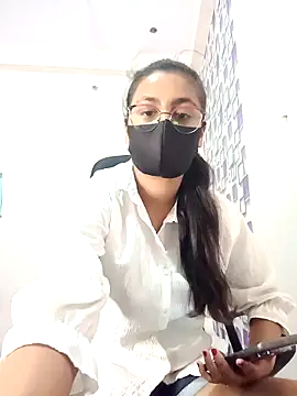 hotmanshi online show from September 22, 2025, 3:36 pm