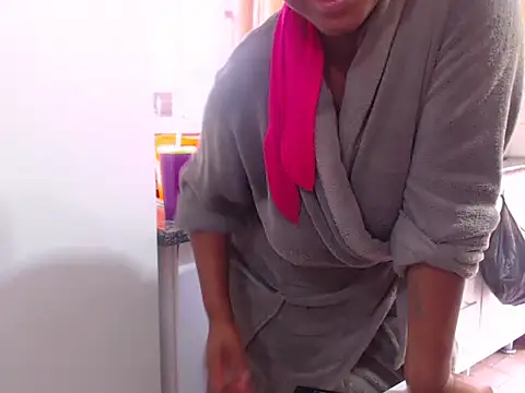 CouplesX96xx online show from November 18, 2025, 11:47 am