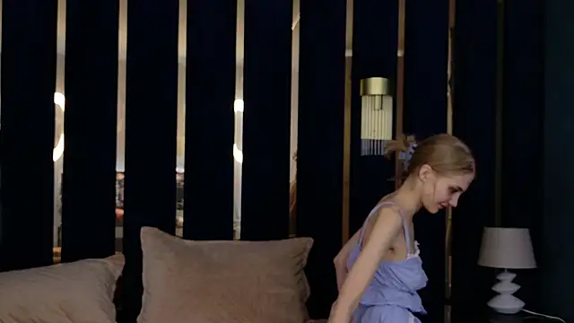 4example Chloe online show from March 3, 2026, 5:57 am