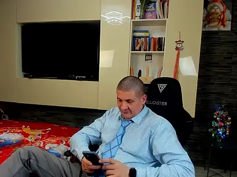 Snapshot of SpartacusDaddy48 chatting on January 9, 2026, 11:17 pm SpartacusDaddy48 online show from January 9, 2026, 11:17 pm