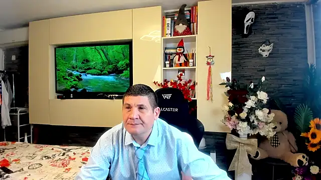 Snapshot of SpartacusDaddy48 chatting on April 21, 2026, 3:39 pm SpartacusDaddy48 online show from April 21, 2026, 3:39 pm