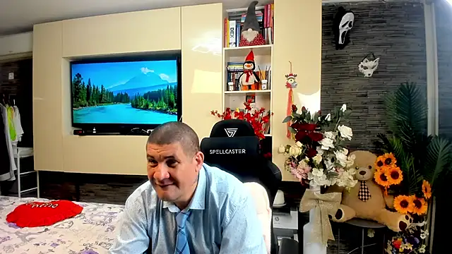 Snapshot of SpartacusDaddy48 chatting on May 9, 2026, 8:52 am SpartacusDaddy48 online show from May 9, 2026, 8:52 am