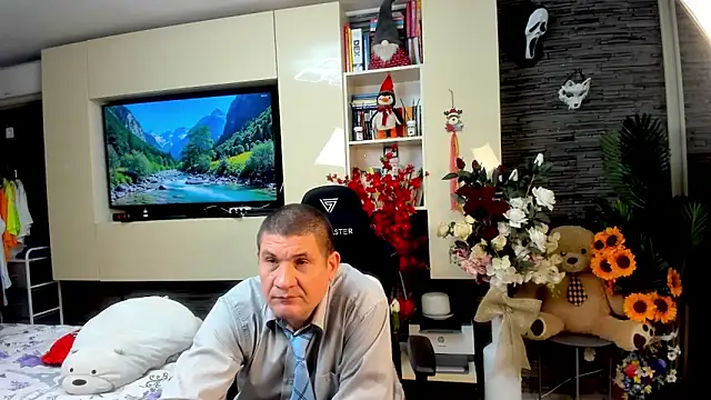 Snapshot of SpartacusDaddy48 chatting on May 16, 2026, 12:07 am SpartacusDaddy48 online show from May 16, 2026, 12:07 am