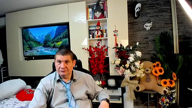 Snapshot of SpartacusDaddy48 chatting on May 17, 2026, 4:47 pm SpartacusDaddy48 online show from May 17, 2026, 4:47 pm