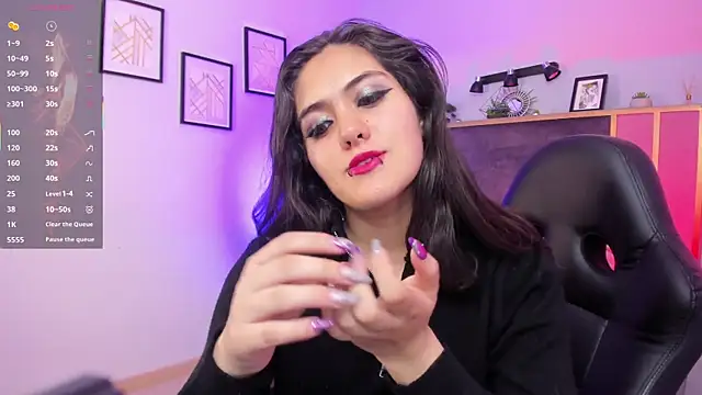 Snapshot of Azurra_amatto2 chatting on October 8, 2025, 8:28 pm Azurra amatto2 online show from October 8, 2025, 8:28 pm