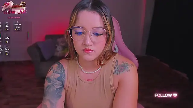 lunaarose online show from September 20, 2025, 4:35 am