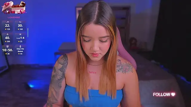 lunaarose online show from October 1, 2025, 4:18 am