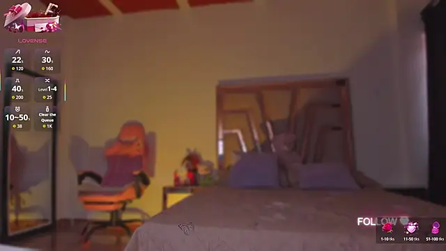 lunaarose online show from October 14, 2025, 3:35 pm