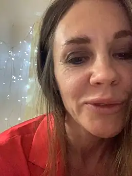 LucieMack online show from November 28, 2025, 1:08 am