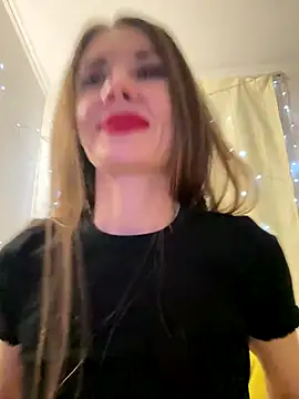 LucieMack online show from December 16, 2025, 7:19 pm