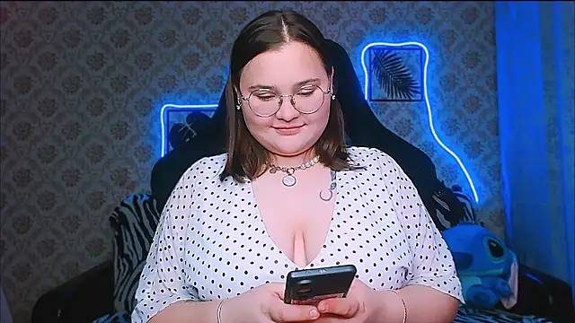 InLoveWithLife26 online show from October 2, 2025, 7:10 pm