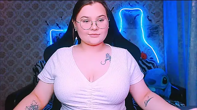 InLoveWithLife26 online show from October 30, 2025, 7:14 pm